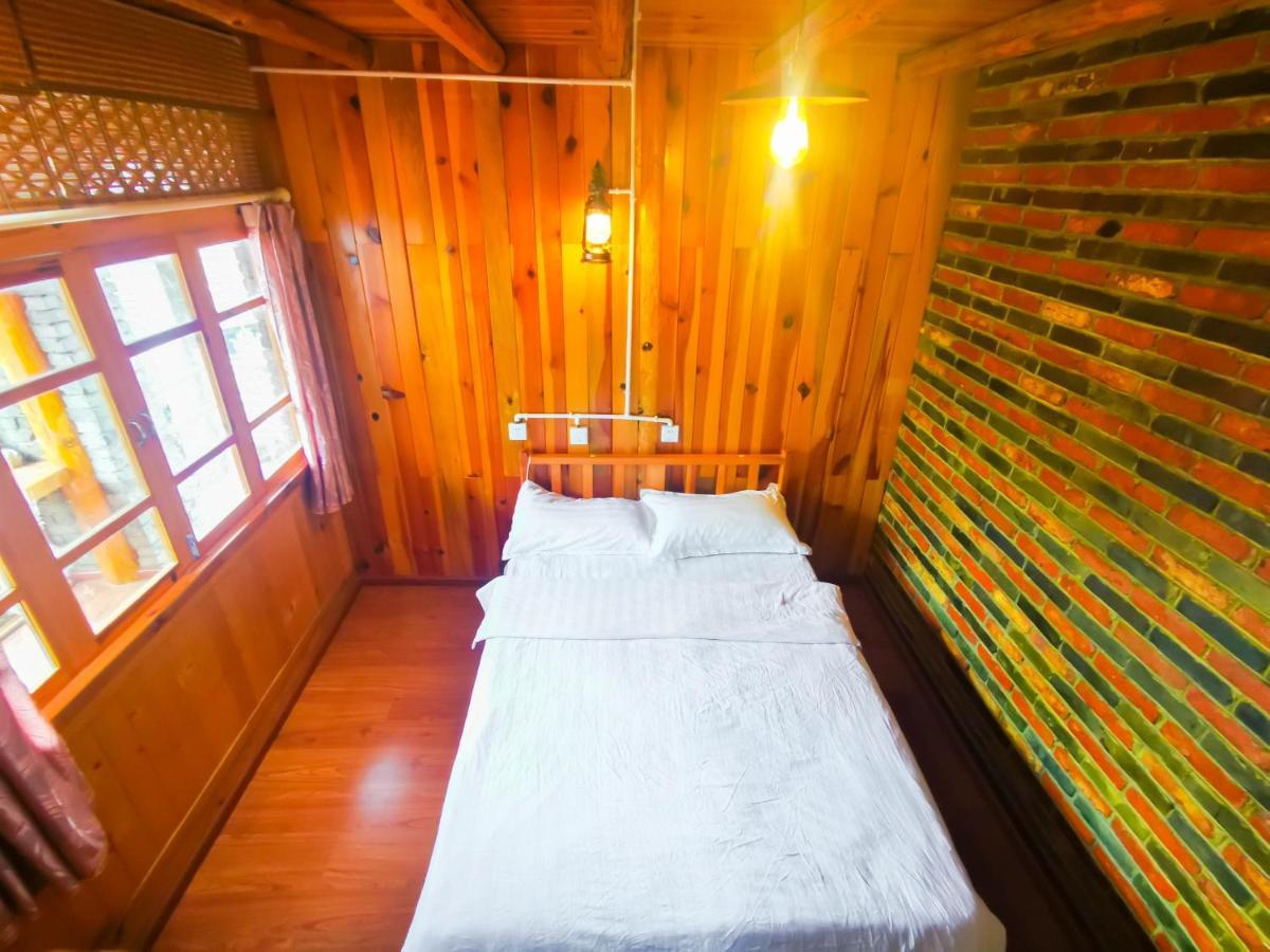 Tiger Leaping Gorge Tea Horse Gasthaus Шангри-Ла Экстерьер фото