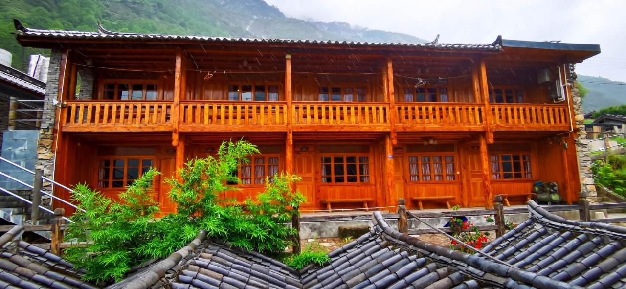 Tiger Leaping Gorge Tea Horse Gasthaus Шангри-Ла Экстерьер фото