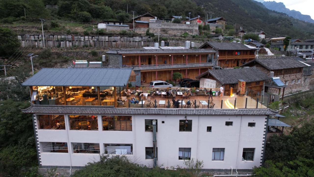 Tiger Leaping Gorge Tea Horse Gasthaus Шангри-Ла Экстерьер фото