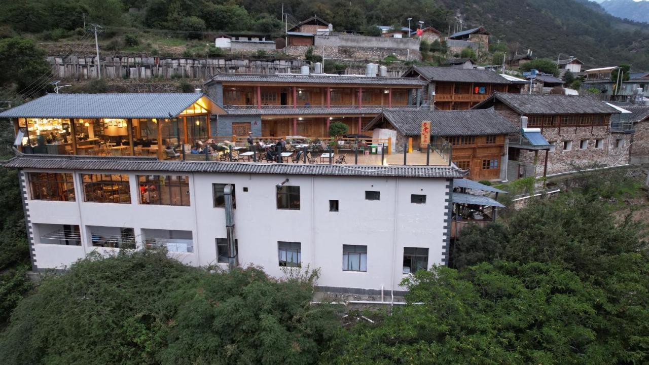 Tiger Leaping Gorge Tea Horse Gasthaus Шангри-Ла Экстерьер фото