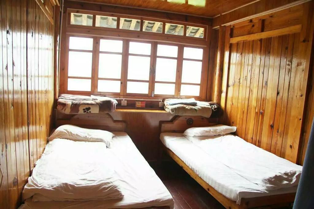 Tiger Leaping Gorge Tea Horse Gasthaus Шангри-Ла Экстерьер фото