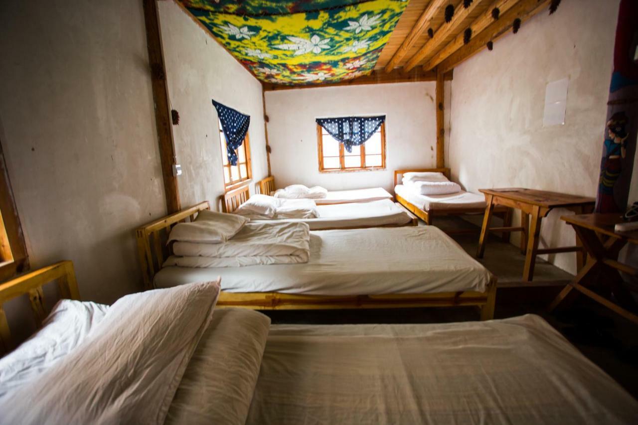 Tiger Leaping Gorge Tea Horse Gasthaus Шангри-Ла Экстерьер фото